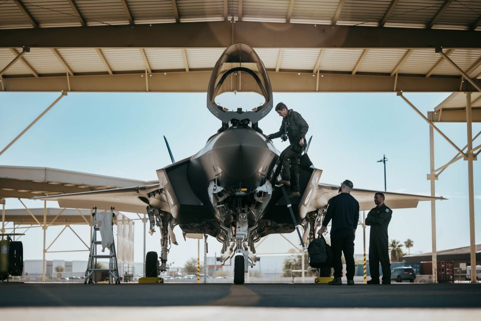 Еден дрон е грешка, повеќе дронови НЕ СЕ, смета поранешен функционер на Пентагон