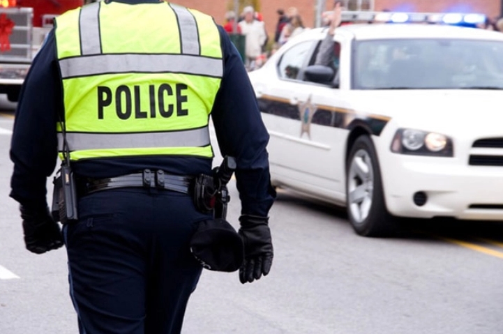 Мало дете почина, шест други се повредени откако автомобил влетал во градинка во Канада