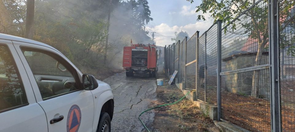 Изби пожар на Скопска Црна Гора