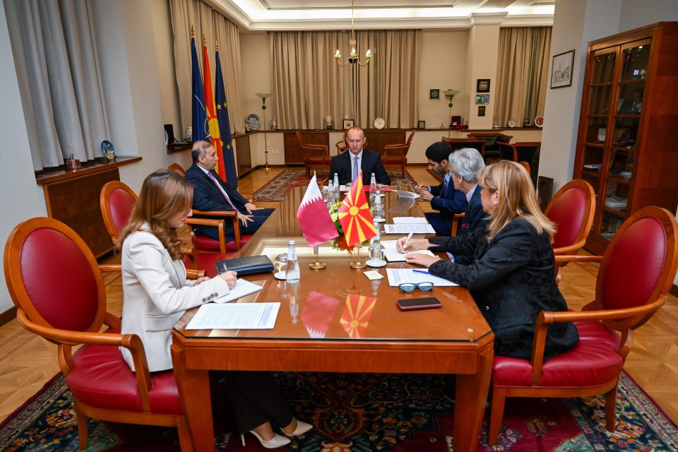 Гаши го прими катарски амбасадор