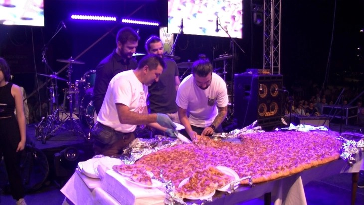 Штипската џиновска пастрамајлија ќе има 17 килограми месо