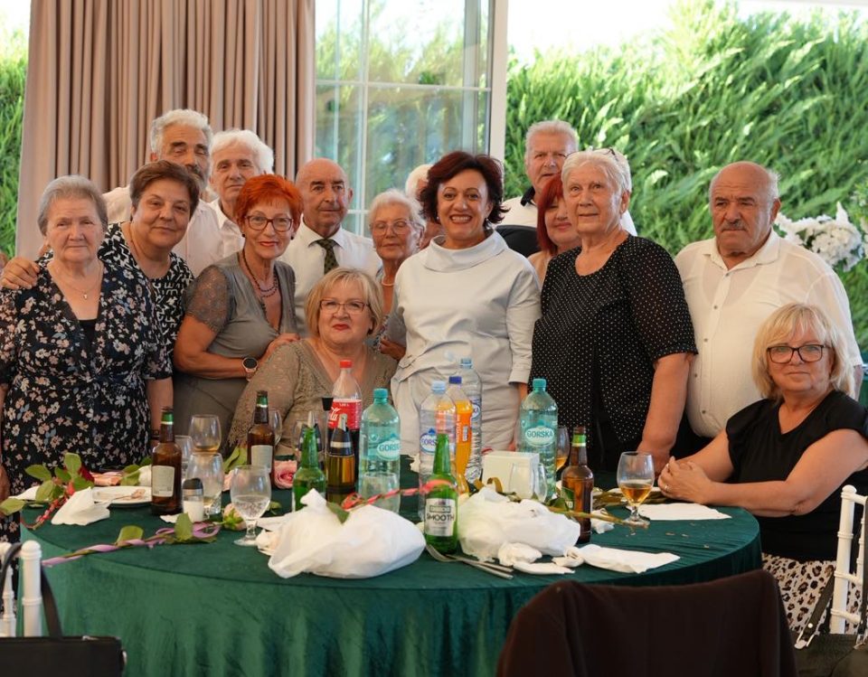 Стаменкоска Трајкоска на средба со пензионерите: Кисела Вода ќе биде општина на достоинство и почит за сите генерации