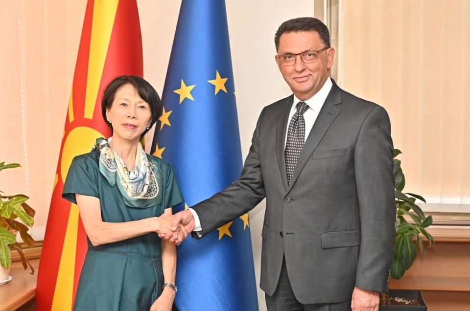 Средба на гувернерот Славески со амбасадорката на Јапонија во Македонија