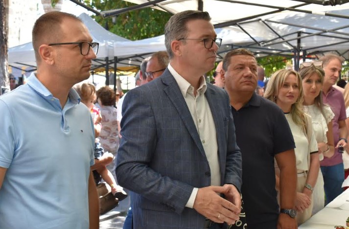 Трипуновски: Заложбата на министерството е на нашите полици да се продаваат македонски преработки од земјоделски производи