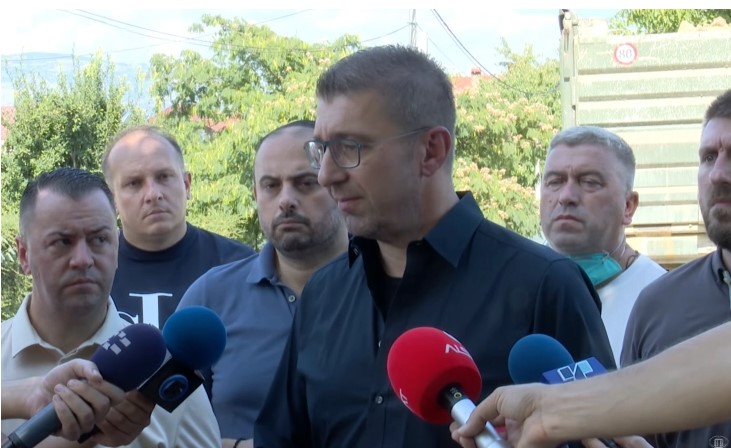 Мицкоски: Ова што се случува е резултат на центри на моќ во и надвор од земјава кои сакаат оваа Влада да не успее, но ние ќе победиме