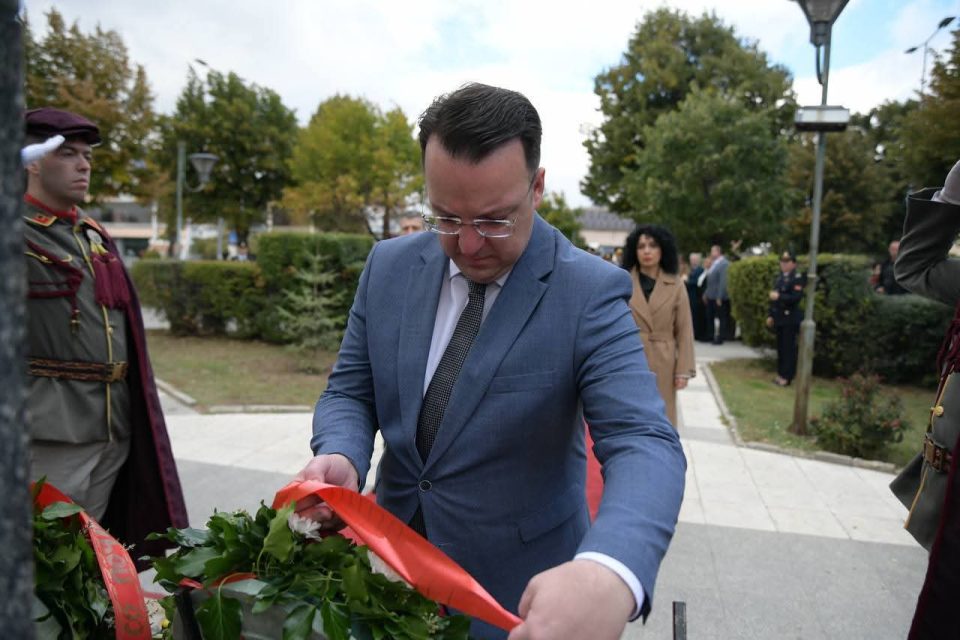 Николоски: Не смееме да заборавиме зошто беше кренато востанието, против кого и против чија идеологија