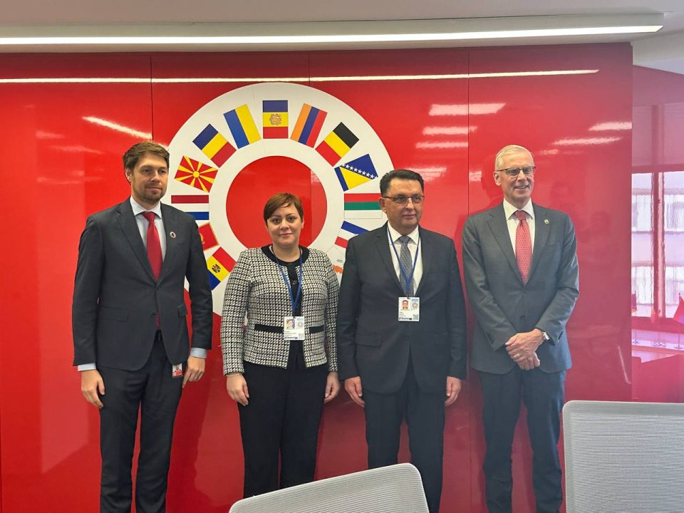 Димитриеска-Кочоска од Вашингтон: Владата останува посветена на економска стабилност и одржлив раст