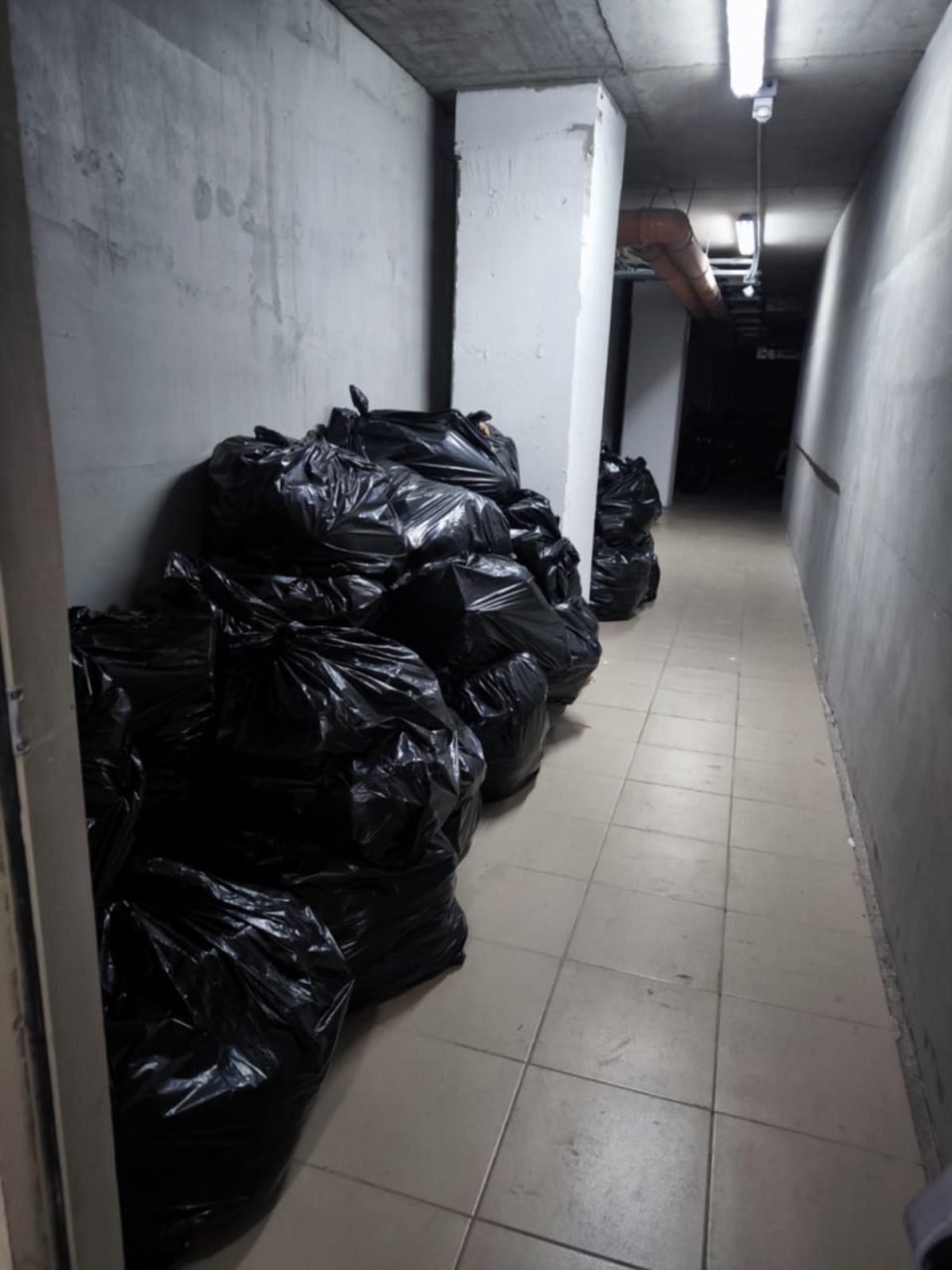 Станарите загрозени: „Хауз Мајстор Плус“ го остава ѓубрето во подрумот на Џевахир (ФОТО)