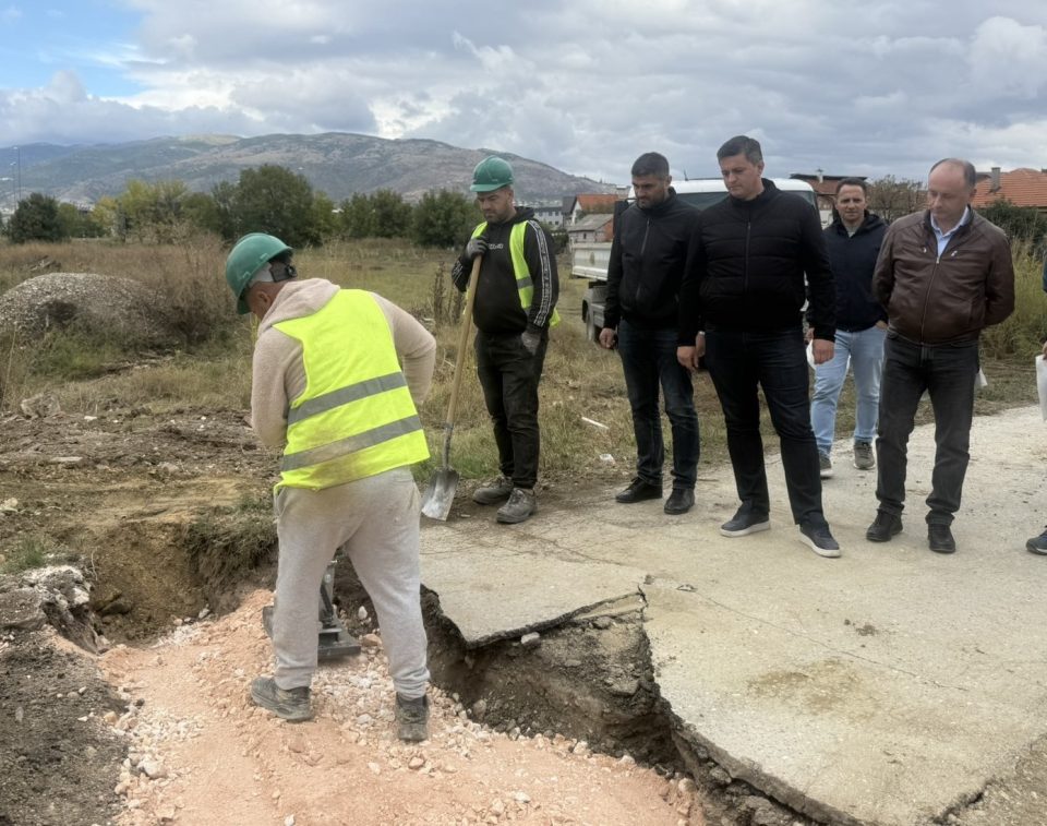 Увид во изградбата на секундарната линија на фекална канализација во месноста Плац