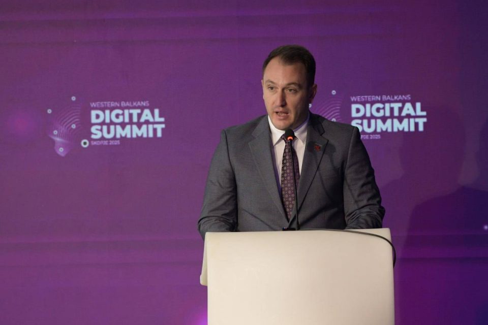 Андоновски: m.Uslugi – апликација што ја носи Македонија на дланка