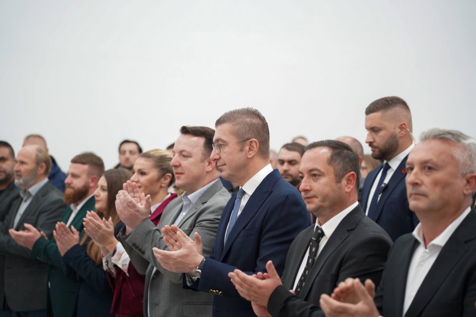 Мицкоски: Неформалната коалиција СДСМ-ДУИ излегува со лаги и манипулации небаре граѓаните имаат кратко памтење, па заборавија дека тие беа власт пред година и пол