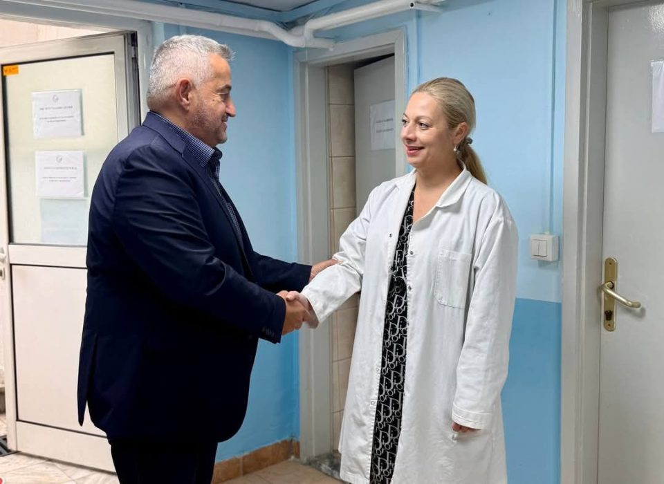 Директорот на ФЗОМ во посета на вакциналниот пункт во ИЈЗ