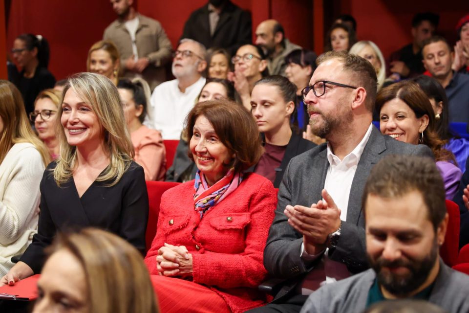 Сиљановска-Давкова: Фестивалот „Игор Маџиров“ уште еднаш ја покажа и докажа театарската моќ да допре до сите генерации