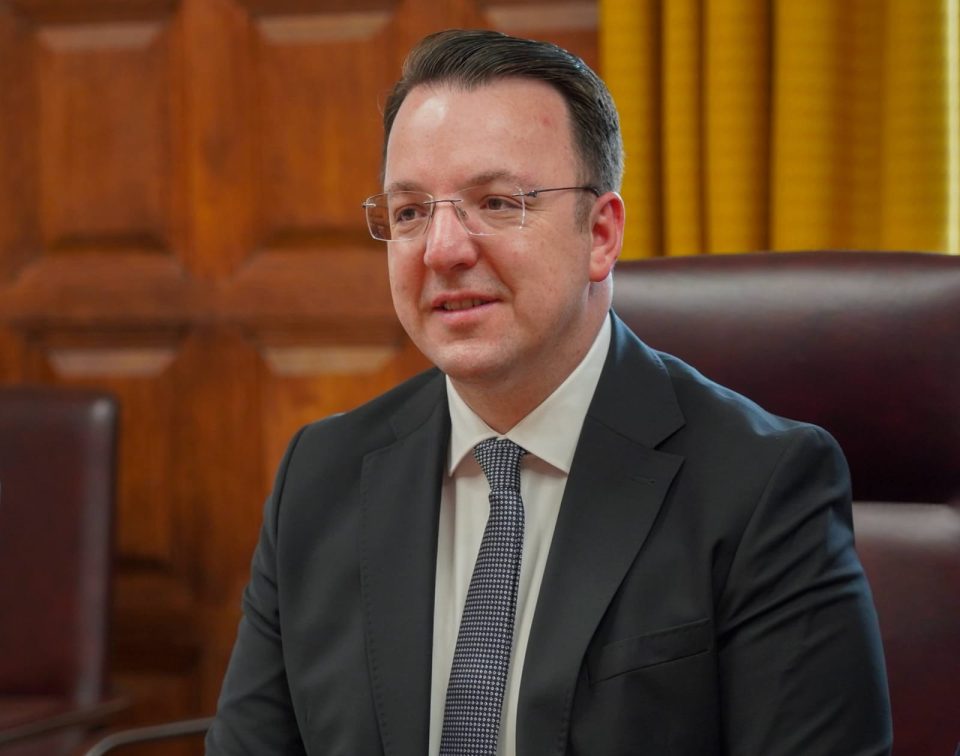 Николоски од Лондон: Сериозно сме посветени на реализација на Договорот кој носи големи економски и политички придобивки