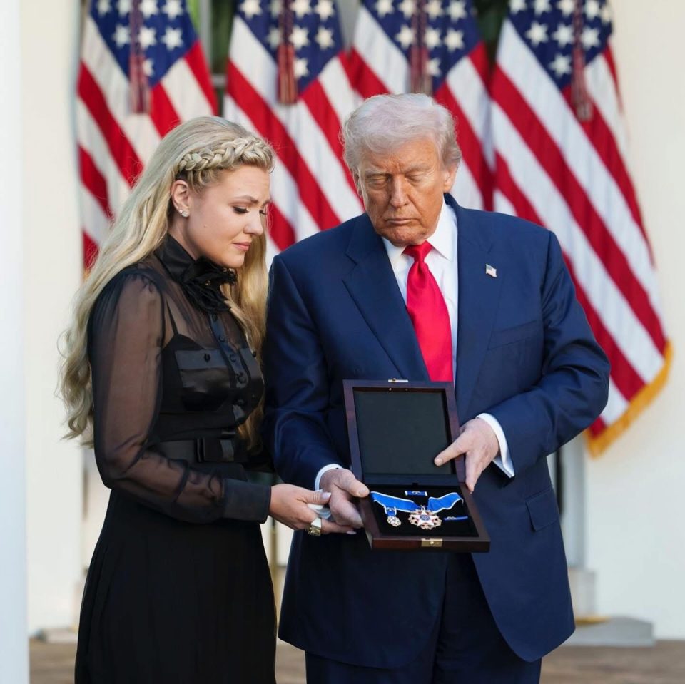 Трамп постхумно го одликува Чарли Кирк со Претседателски медал на слободата