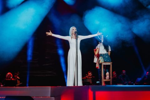 Кога музиката станува семејна приказна – Волческа ја посвети песната „Ведро е“ на својот внук