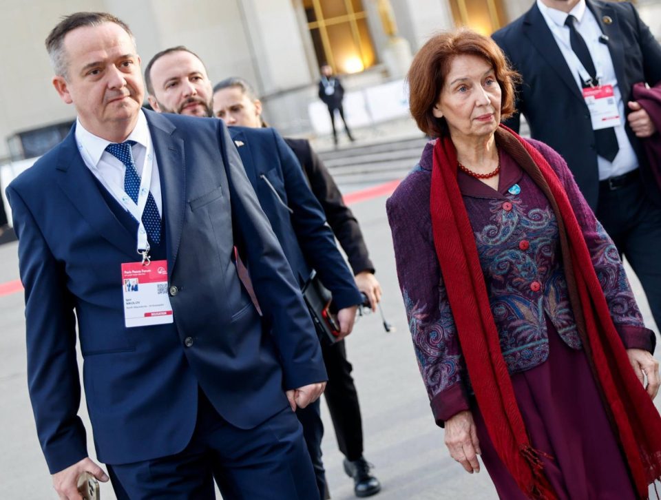 ФОТО: Претседателката Сиљановска Давкова на отворањето на Парискиот мировен форум