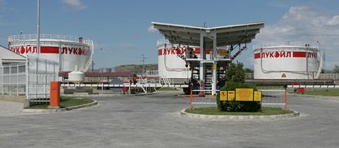 „Гунвор груп“ од Кипар го купува „Лукоил“