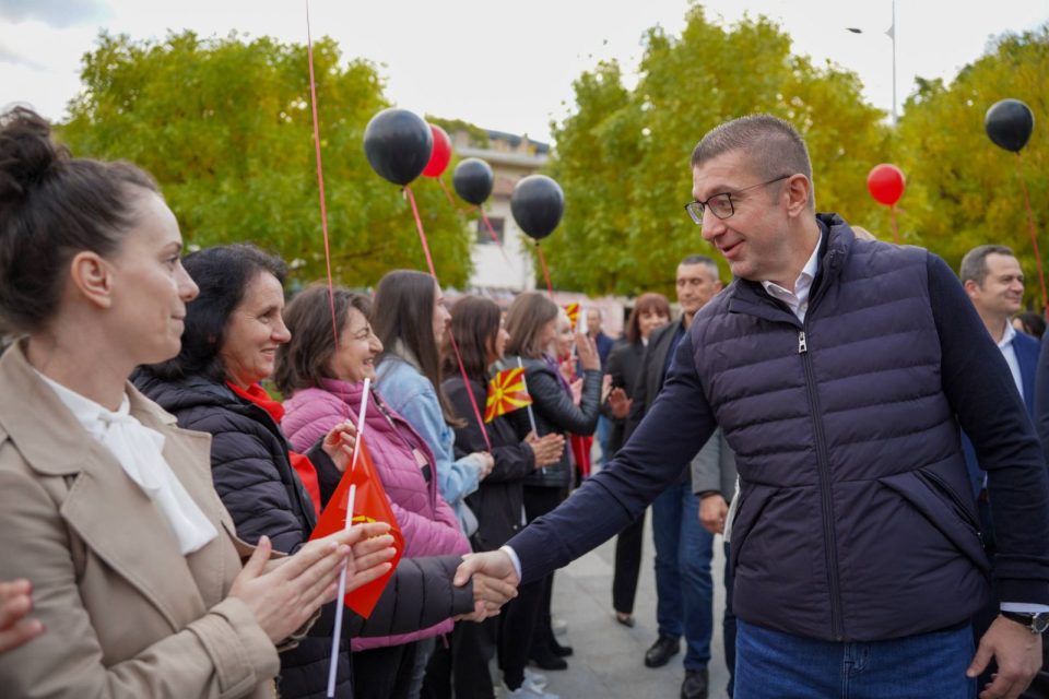 Мицкоски: Кампањата речиси завршува, а Венко не сопре со црна кампања, свесен е дека тоне