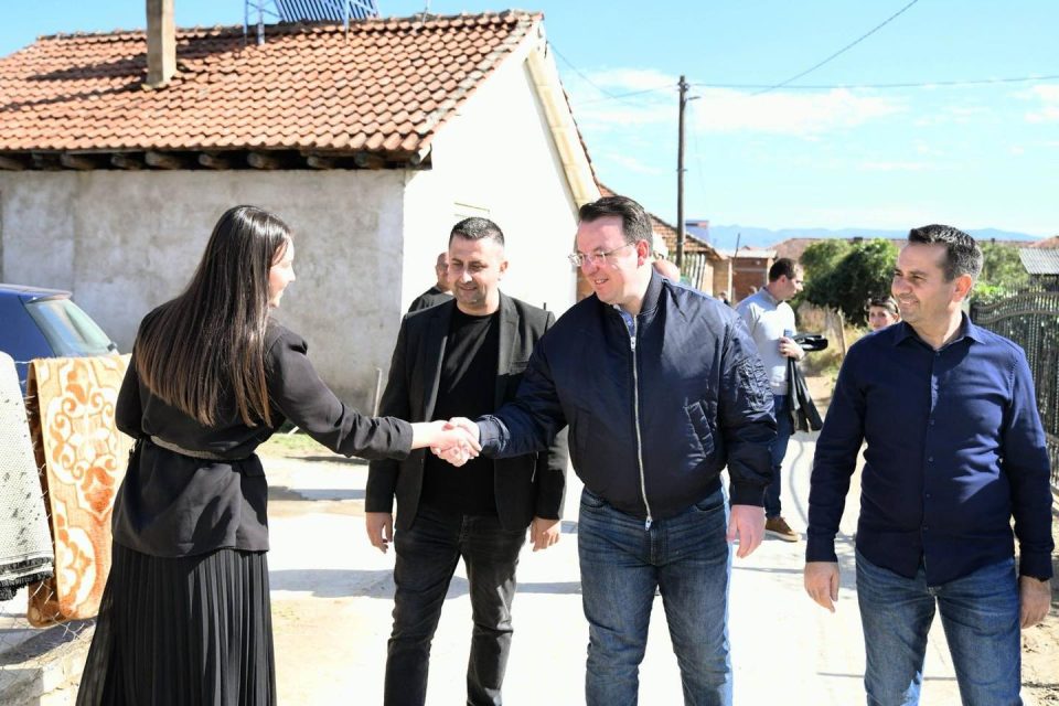 Николоски на увид на новоизградена градинка во село Ангелци