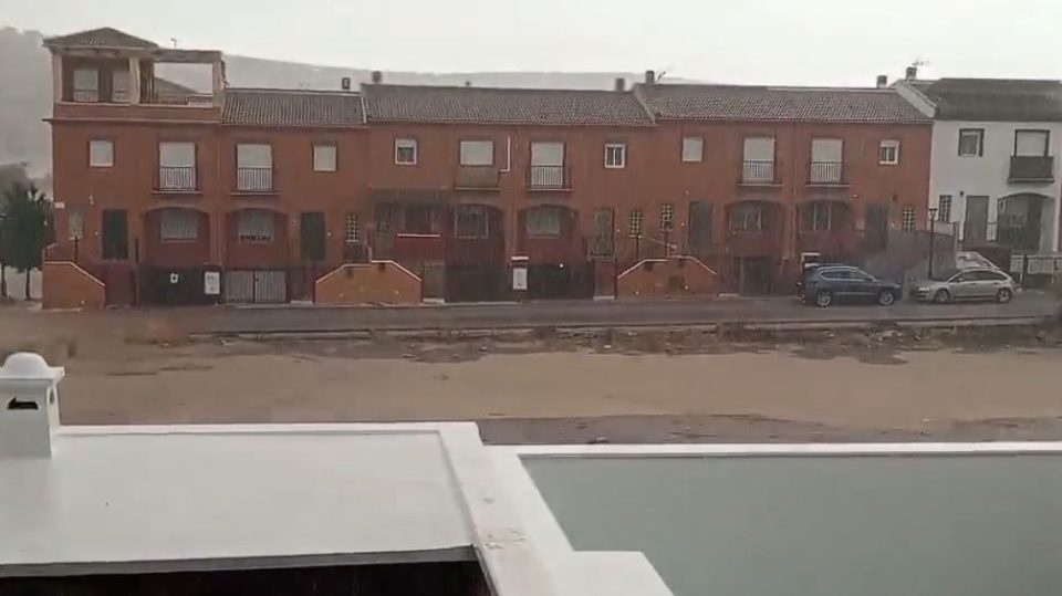 ВИДЕО: Поројни поплави во туристичко место во Шпанија, прогласена е вонредна состојба