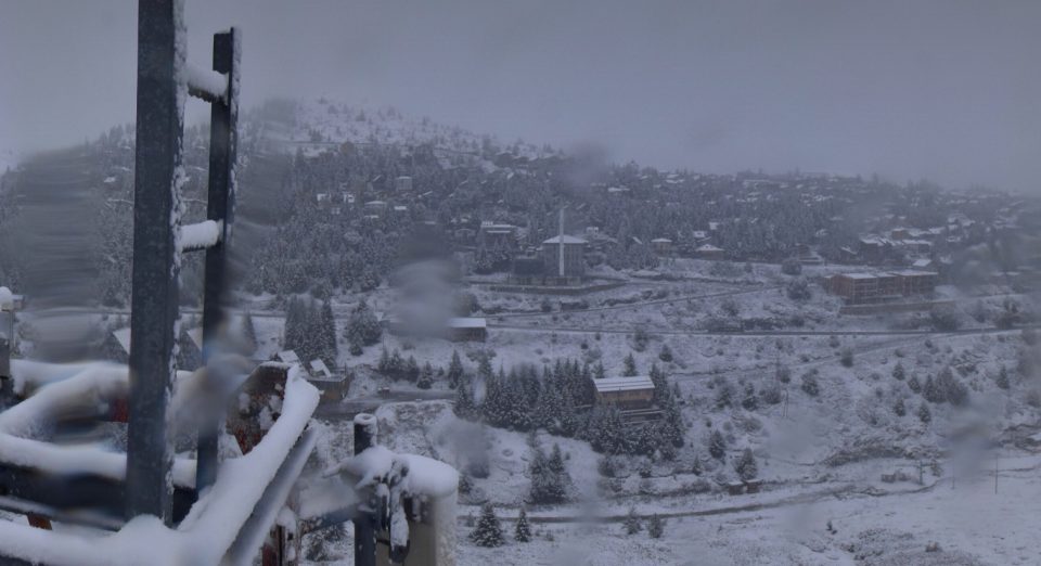 ВИДЕО: Паѓа првиот снег на Попова Шапка