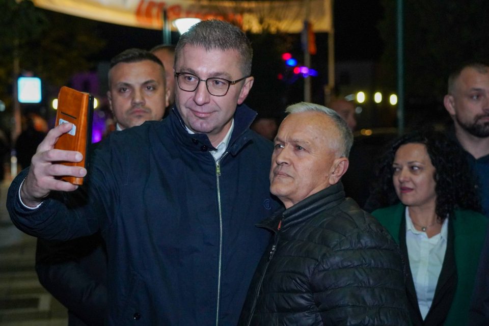 Мицкоски: Политиките на СДСМ во однос на прашањата со соседите се чиста капитулација, ВМРО-ДПМНЕ нема да дозволи предавства и потценување на државата