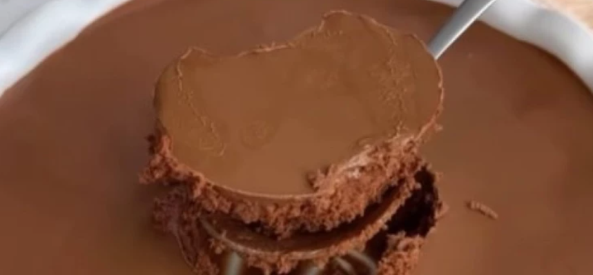 Чоколадна фантазија! Оваа торта е многу лесна за правење и има чисто совршен вкус