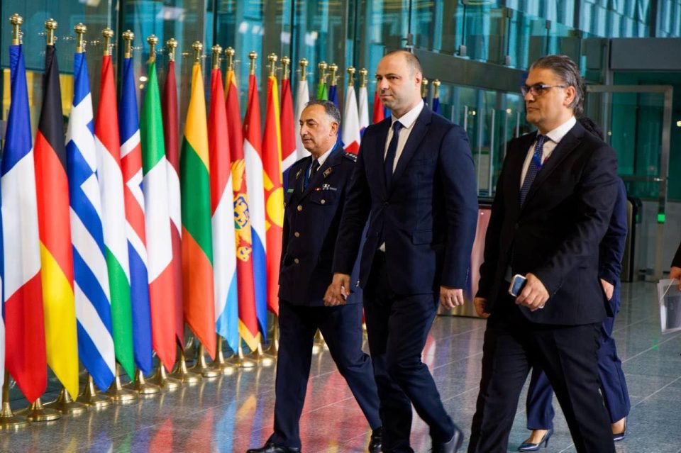 Мисајловски: Подготвени сме да ја поддржуваме Украина, но мора да се грижиме и за нашата Армија