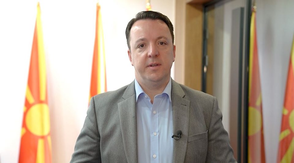 Николоски: Од утре нови 11 директни летови од скопскиот и охридскиот аеродром