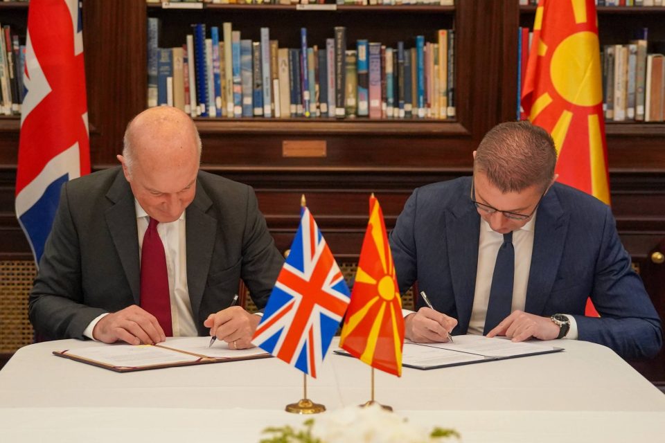 Мицкоски: Американско-британската компанија Бурсток ќе инвестира во воената индустрија во Македонија до 150 милиони долари