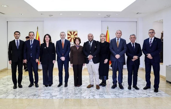 Сиљановска-Давкова имаше средба со судии на Уставните судови на Македонија и Косово 