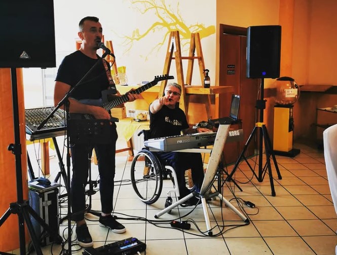 Почина познат хрватски пејач: Во несреќа заврши во инвалидска количка, а со пеење се занимаваше до последниот ден