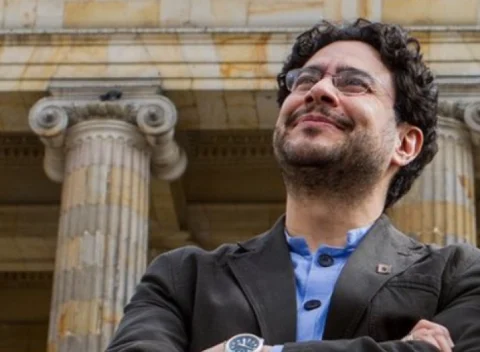 Колумбискиот сенатор Иван Сепеда избран за претседателски кандидат на левицата за изборите во 2026 година