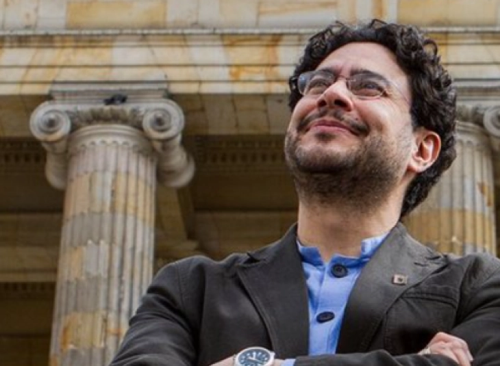 Колумбискиот сенатор Иван Сепеда избран за претседателски кандидат на левицата за изборите во 2026 година