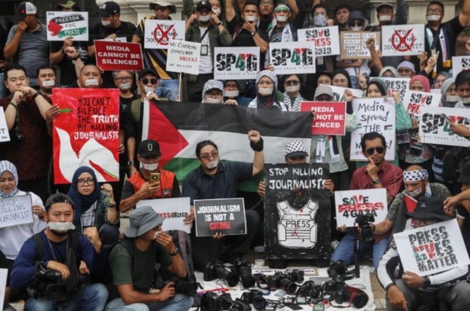 Израел и натаму им забранува пристап до Појасот Газа на странските новинари