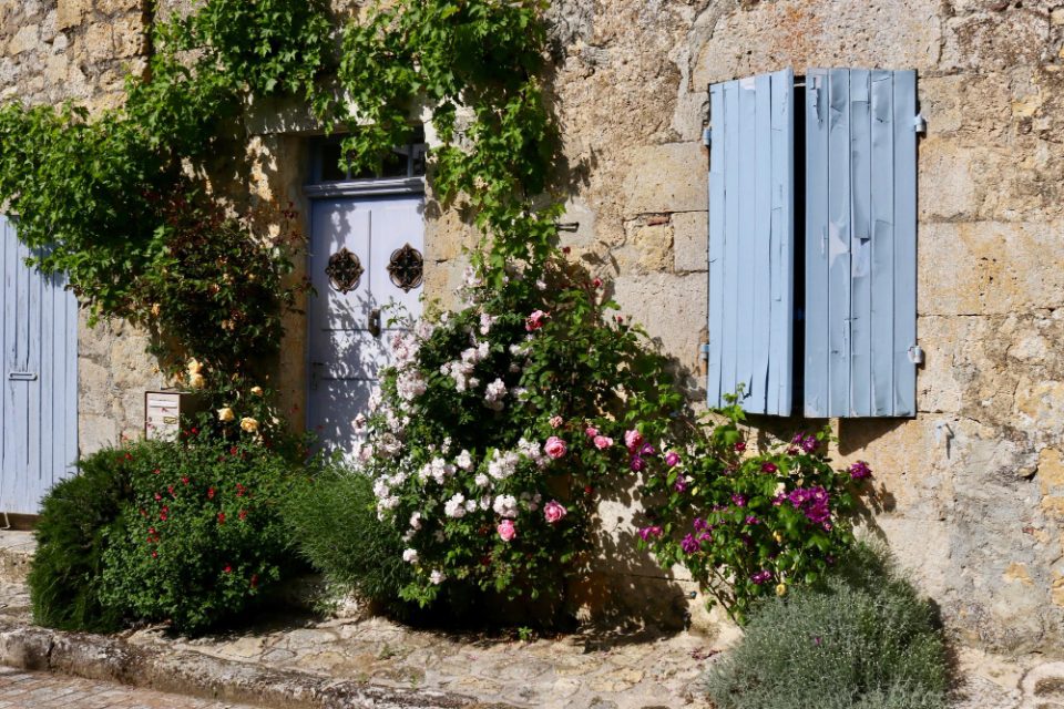 Италијанскиот остров нуди куќи за едно евро