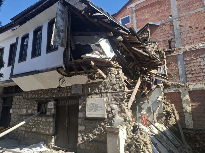 Министерство за култура: Увидот утврди значителни оштетувања на куќата на Владо Малески