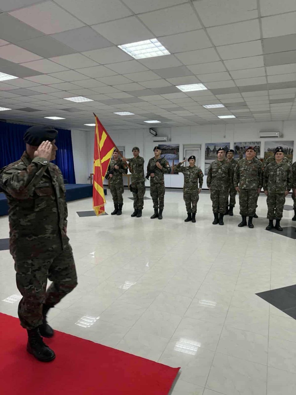 ФОТО: Лафчиски присуствуваше на примопредавањето на должноста командант на КФОР, средба и со македонските мировници