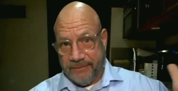 ВИДЕО: Поранешен крадец на накит открива што морале да знаат ограбувачите на Лувр, еве дали имале помош