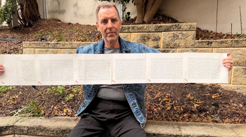 За да се претстави му требаат 20 минути: Овој носител на Гинисовиот рекорд има 2.253 имиња!