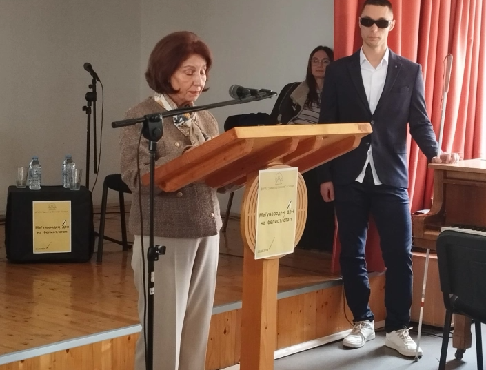 Сиљановска-Давкова: Вистинското слепило не е во очите, туку во нечувствителноста на срцето