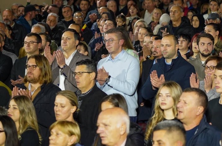 Мицкоски до Филипче: Кажи јавно што мислиш за твојот ментор и гуру од Струмица!