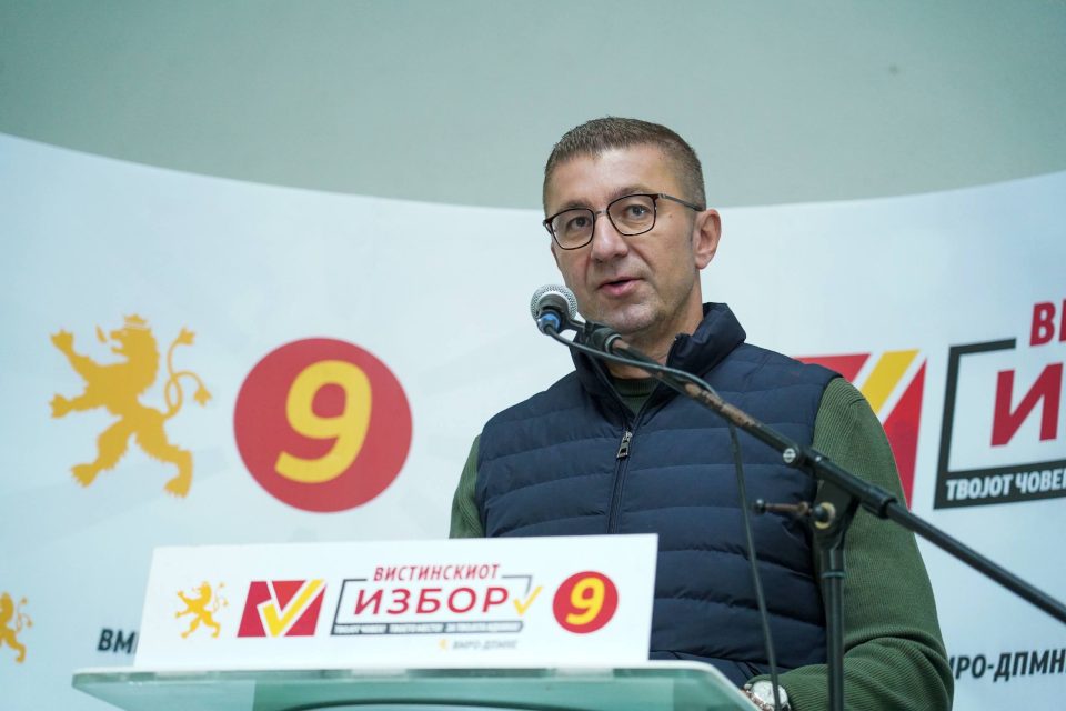 Мицкоски: Никој не верува дека СДСМ може да имаат црвени линии, тоа може да биде само уште еден подарок за Бугарија