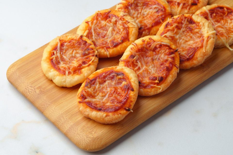 Подгответе ги највкусните мини пици, готови за само десет минути