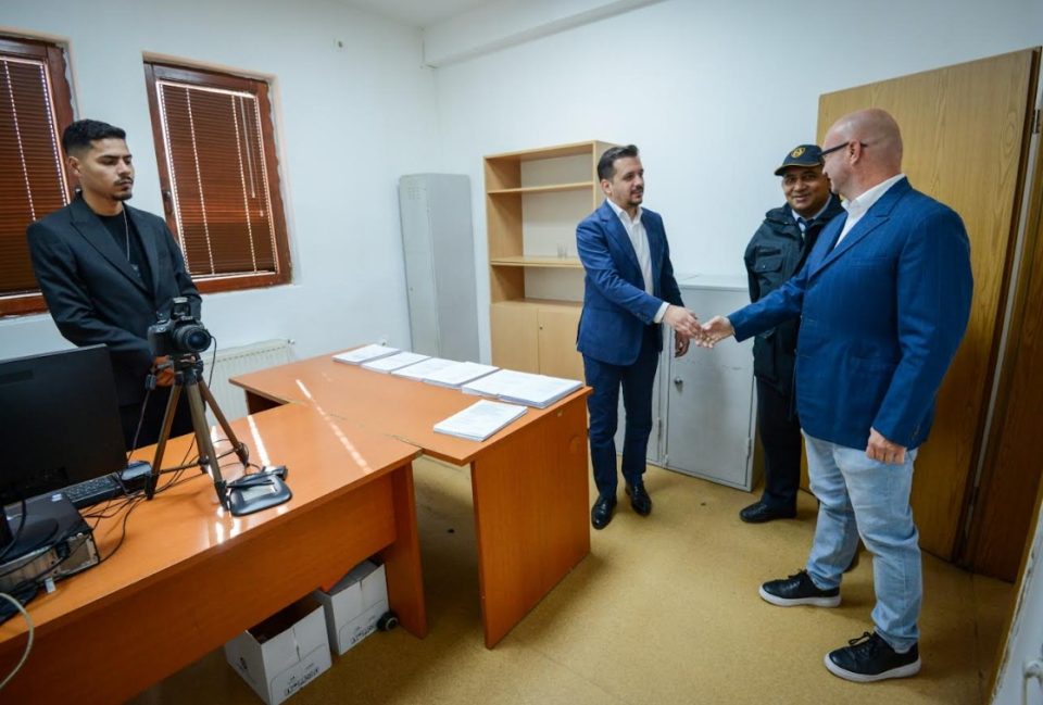 Жителите на Шуто Оризари личните документи ќе ги подигнуваат во својата општина