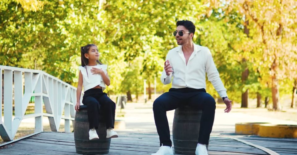 ВИДЕО: 7-годишната Ива со глас што допира до срцето: Слушнете ја новата емотивна преработка на „НЕМИР“ од Тоше и Каролина