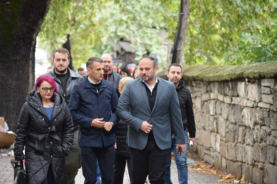 Ѓорѓиевски: Сообраќајниот хаос во Чаир ќе го решаваме со проширување на булеварот и монтажно паркиралиште