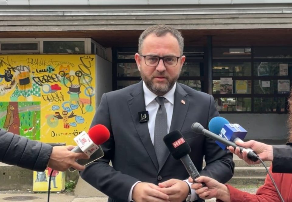 Тошковски: Имаме мирна и фер изборна атмосфера, на терен над 90 % од силите на МВР