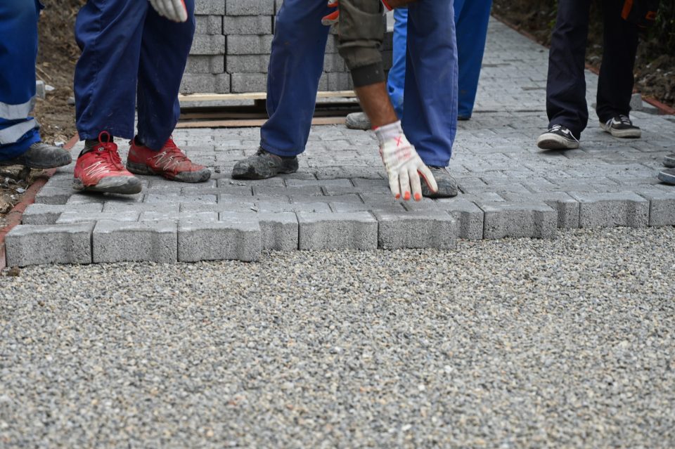 Јанчев: Се поплочува улица во с.Шивец